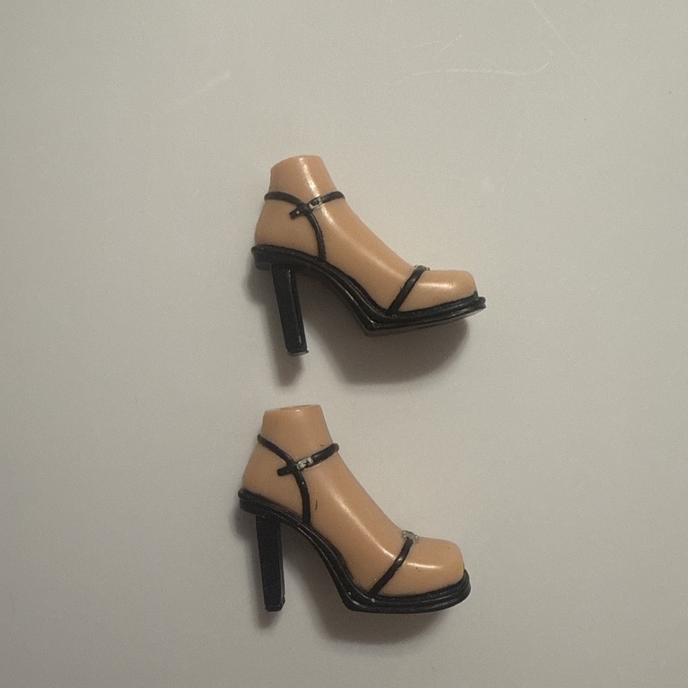 Bratz Flashback Fever Jade Replacement High Heels Black